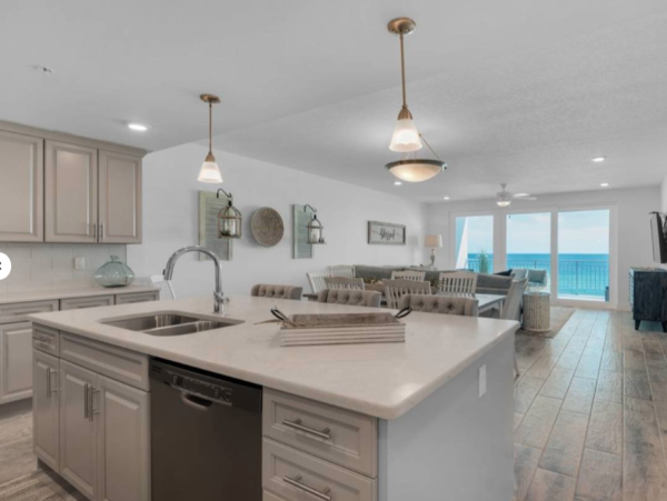 Luxurious Gulf Front Condo on Okaloosa Island - Your Beach Retreat